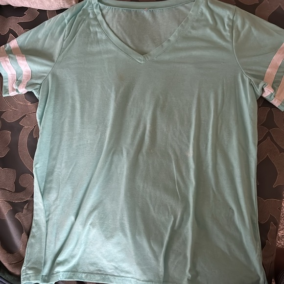 Women's V-Neck/Scoop T-shirts  BUNDLE Green, Aqua, White & Denim Size XXL USED - Picture 7 of 12